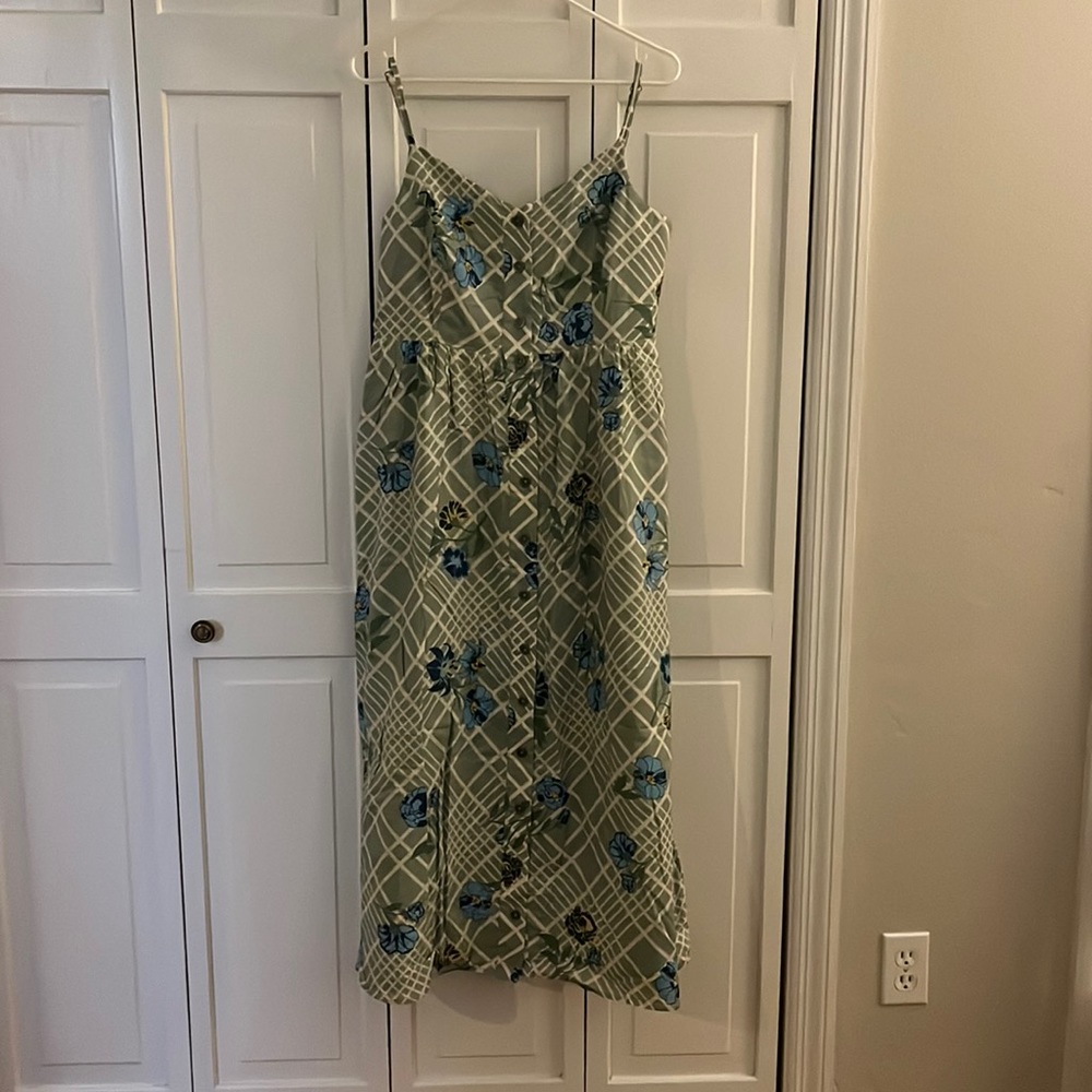 Button front dress with pockets! Perfect for a picnic!